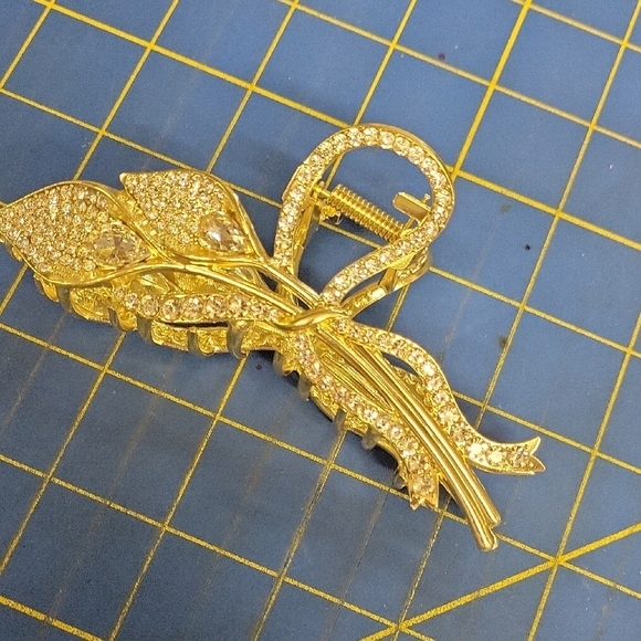 Rhinestone Gold Tone Lily Flower Ribbon 5" Claw Hair Keeper - Picture 1 of 6